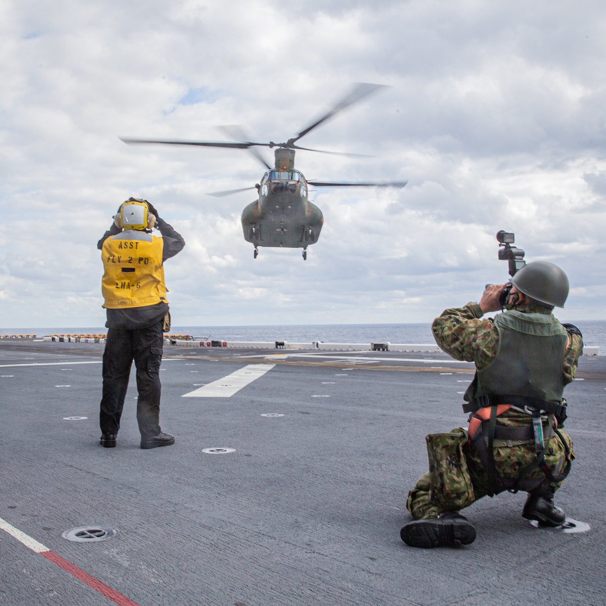 EEUU y Japón ensayan defensa de islas ante la mirada de Moscú