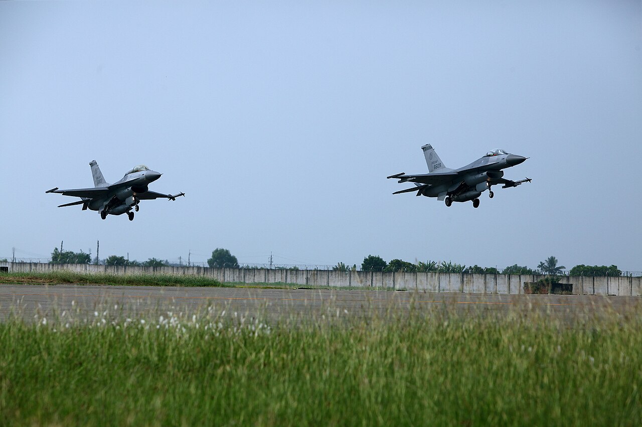 Taiwán recibió los primeros dos F-16V Block 70 de un pedido con siete años de demora