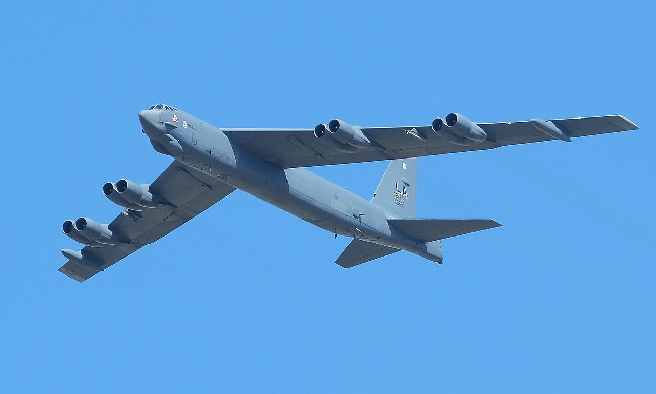 EE.UU. moderniza radares del B-52 y busca reemplazante para el Bradley