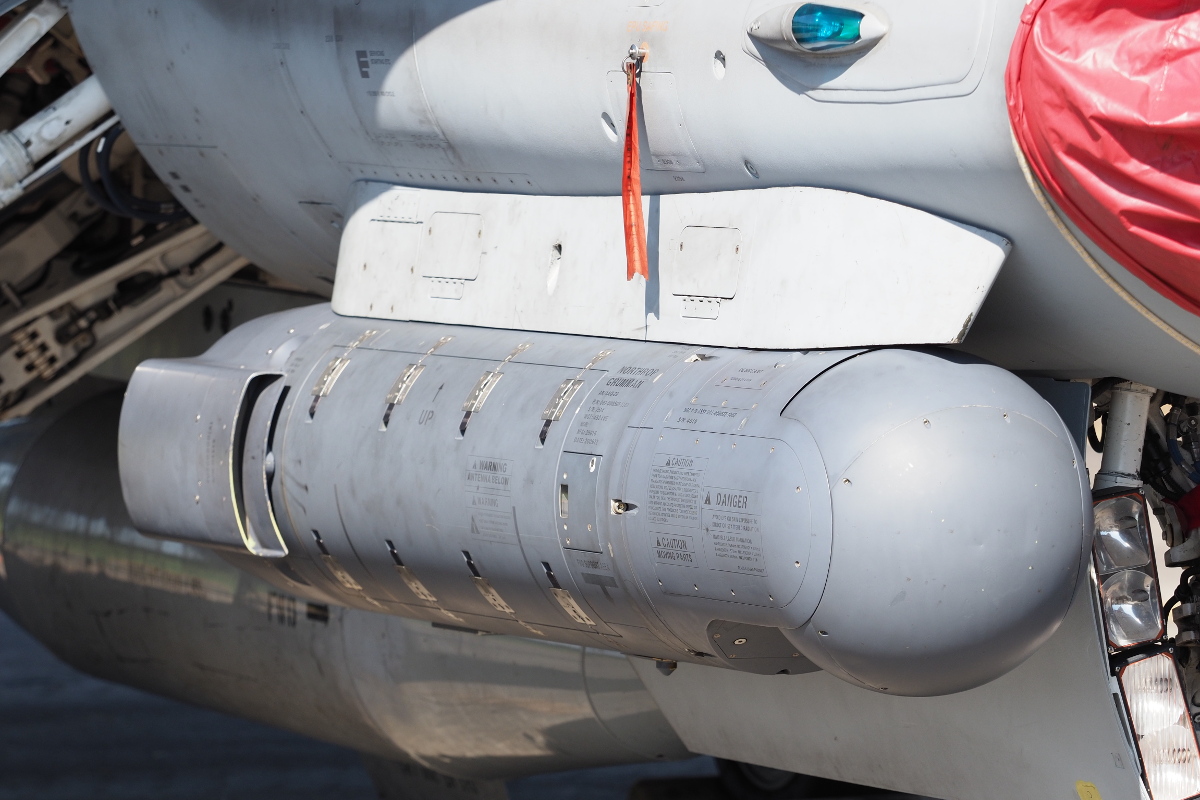 Los F-16 argentinos en detalle: AMRAAM, Litening G4 y autoprotección integrada en los pilones
