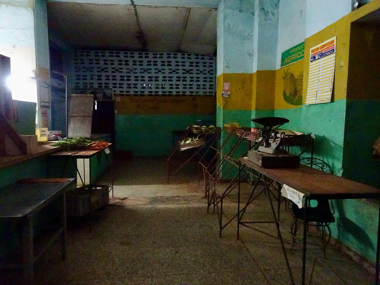 Cuba pasó 23 de los 30 días de septiembre sin luz y con el salario devorado por los alimentos