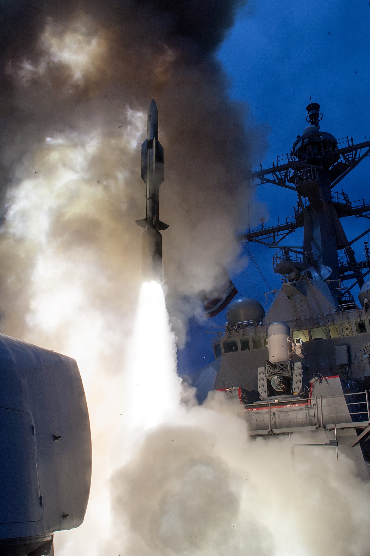 La Marina estadounidense le encargó a Raytheon misiles SM-6 por 24.400 millones de dólares