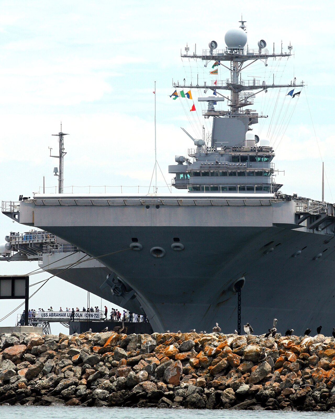 El portaaviones que más combatió en el conflicto con Irán también revela la mayor vulnerabilidad de la flota naval estadounidense