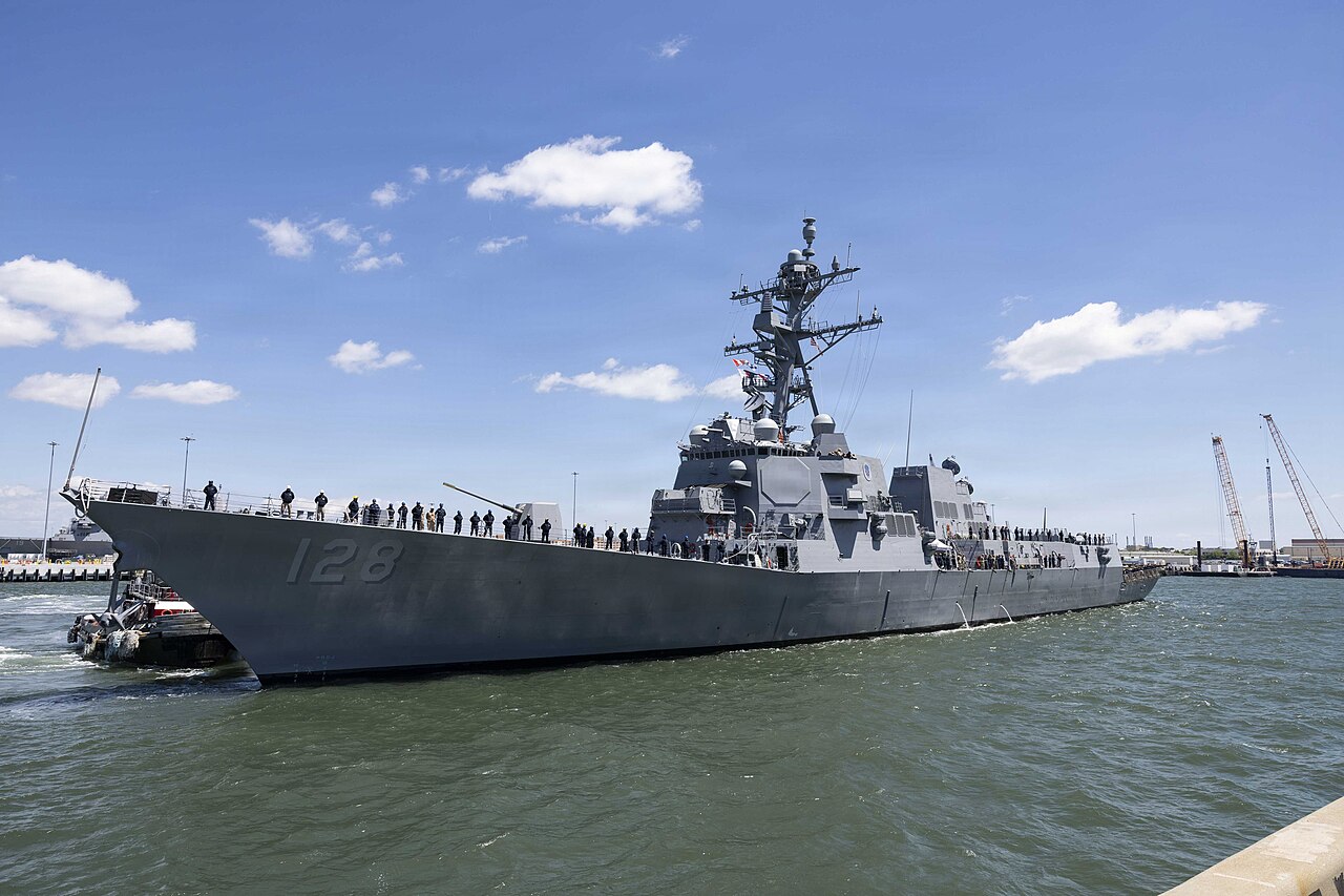 La Armada estadounidense incorporó su destructor más avanzado en una ceremonia en Alaska