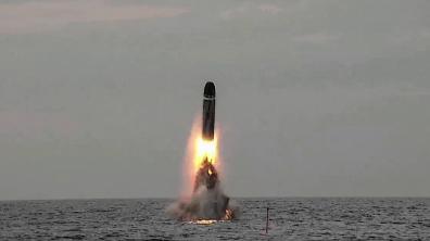 Francia probó por primera vez una versión mejorada del misil M51 desde un submarino